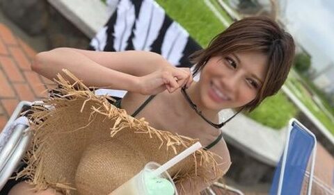 FC2-PPV-4944862 สาวหุ่นโมเดลนมใหญ่ริมสระที่เจอลุงฝรั่งเข้าขากัน Nagi Hikaru Miu Shiramine