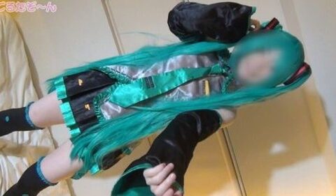 FC2-PPV-4946858 สาวคอสเพลย์ Miku ขาสวยเซ็กซี่ที่กลับมาชักว่าวในชุดตัวเอง Nagi Hikaru