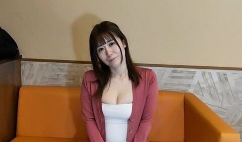 FC2-PPV-4962065 สาวออฟฟิศผมดำคัพจีที่โดนสอยครั้งแรกจนร้องกรีดร้อง
